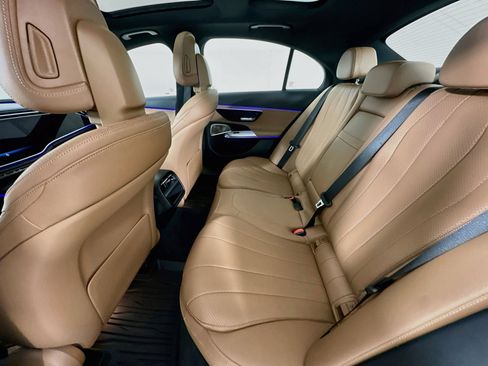 Used 2024 Mercedes-Benz E 350 4MATIC Sedan image 27