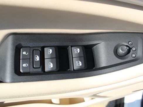 Used 2020 Jeep Grand Cherokee Limited AWD/4WD image 12