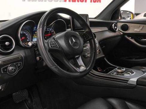 Used 2019 Mercedes-Benz GLC 300 w/ Premium Package image 2