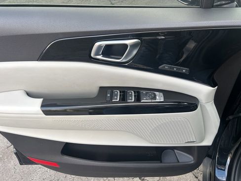 Used 2022 Kia Carnival SX Prestige image 14