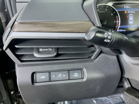 Used 2023 Nissan Altima 2.5 SV FWD image 12