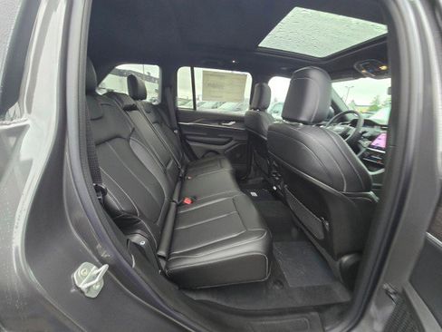New 2025 Jeep Grand Cherokee Limited image 14