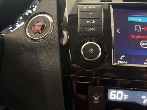 Used 2019 Nissan Rogue SV image 38