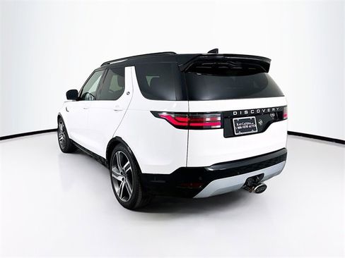 Certified 2023 Land Rover Discovery Metropolitan Edition image 7