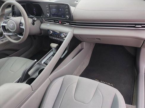 Used 2023 Hyundai Elantra SEL w/ Preferred Accessory Package image 21