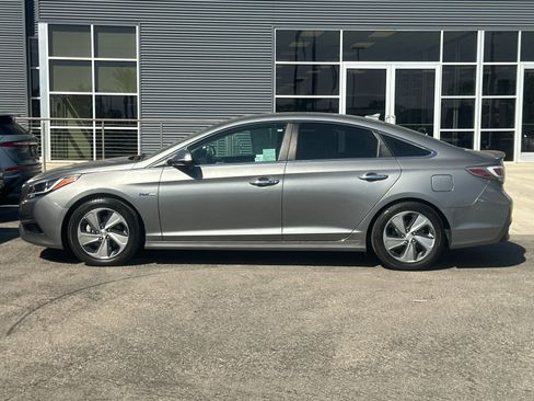 Used 2017 Hyundai Sonata Limited image 7