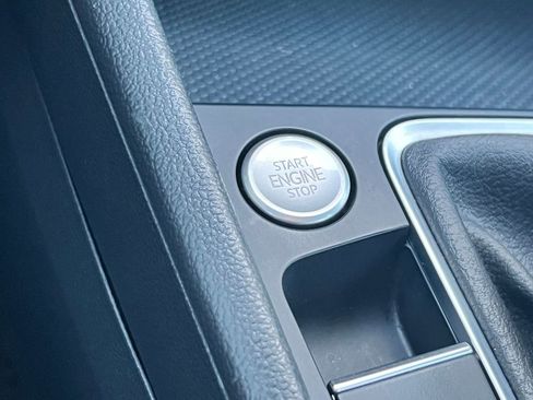 Used 2024 Volkswagen Jetta SE image 25