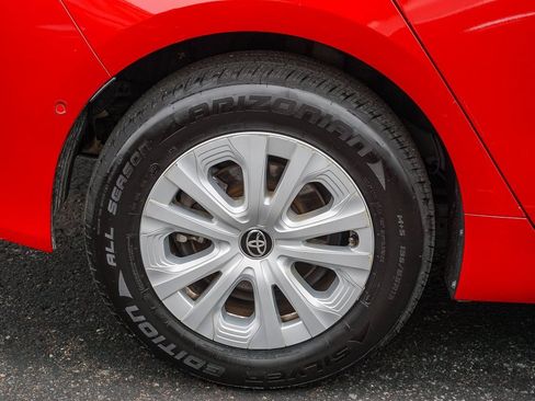 Used 2019 Toyota Prius LE w/ Carpet Mat Package image 8