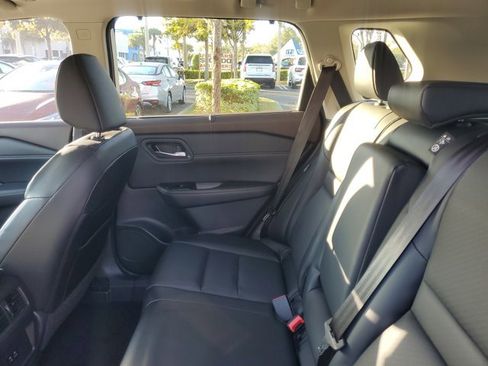 Used 2023 Nissan Rogue SV w/ SV Premium B Package image 14