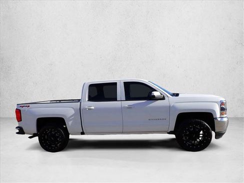 Used 2018 Chevrolet Silverado 1500 LT w/ Trailering Package image 4