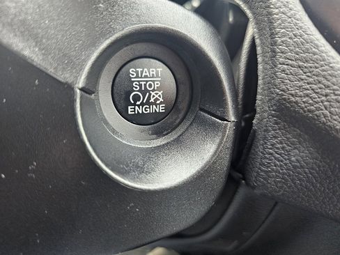 Used 2021 Jeep Compass Latitude image 26