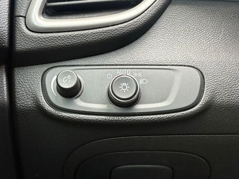 Used 2019 Chevrolet Trax LS image 27