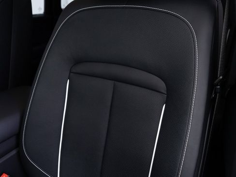 Certified 2024 Rolls-Royce Cullinan image 19