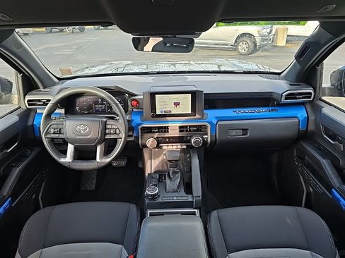 Used 2025 Toyota Tacoma TRD Off-Road image 23