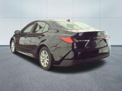 Used 2025 Toyota Camry LE image 7