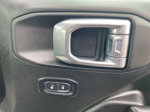 Used 2022 Jeep Wrangler Unlimited Sport AWD/4WD image 12