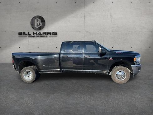Used 2024 RAM 3500 Tradesman w/ Chrome Appearance Group AWD/4WD image 3
