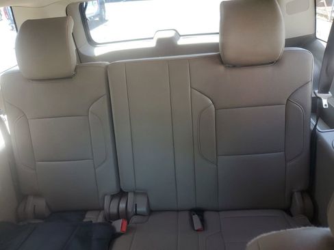 Used 2018 Chevrolet Suburban Premier RWD image 14