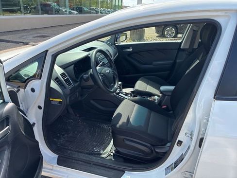 Used 2018 Kia Forte LX FWD image 5