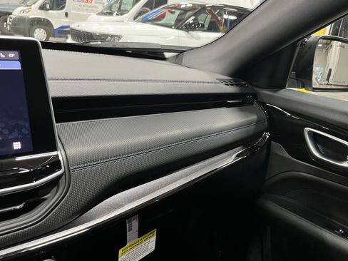 Certified 2026 Jeep Compass Limited image 23