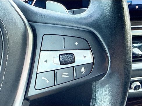 Used 2025 BMW X5 xDrive50e AWD/4WD image 42
