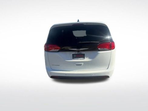 New 2026 Chrysler Voyager LX image 35