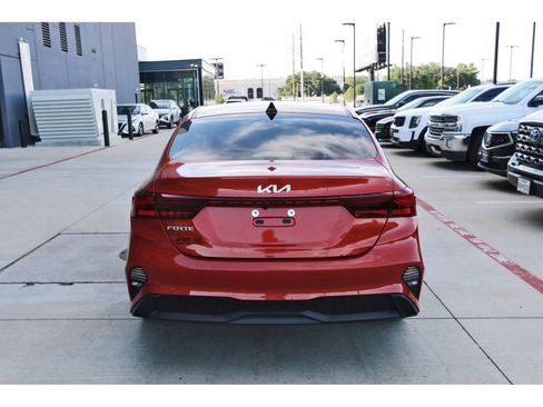 Used 2024 Kia Forte LXS w/ LXS Technology Package FWD image 7