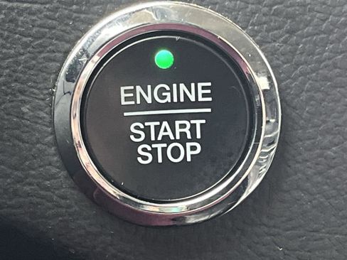 Used 2023 Ford Edge SEL image 29