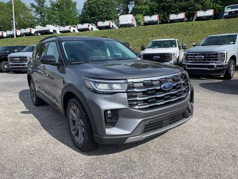 New 2026 Ford Explorer Active w/ Active Comfort Package AWD/4WD image 2