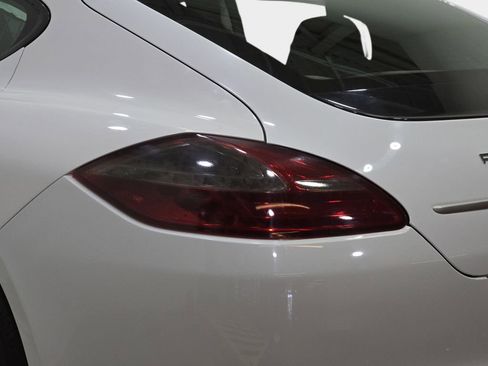 Used 2013 Porsche Panamera 4 image 37