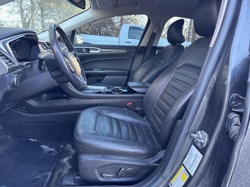 Used 2016 Ford Fusion SE w/ Equipment Group 202A image 5