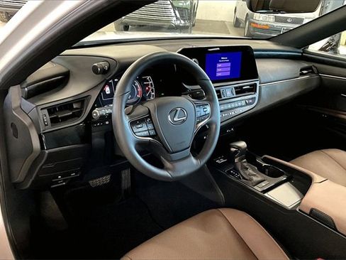 Certified 2023 Lexus ES 250 w/ Premium Package image 17
