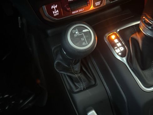 Used 2025 Jeep Gladiator Rubicon w/ Convenience Group image 41