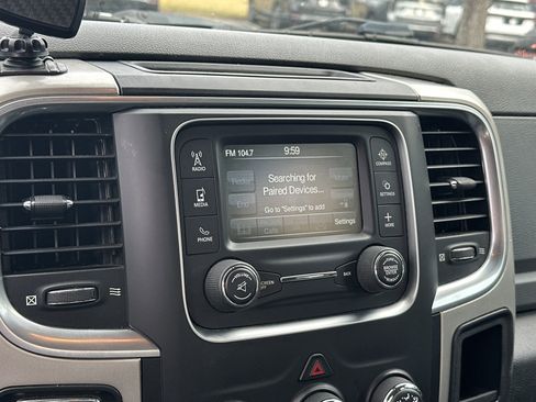 Used 2020 RAM 1500 Classic SLT image 25