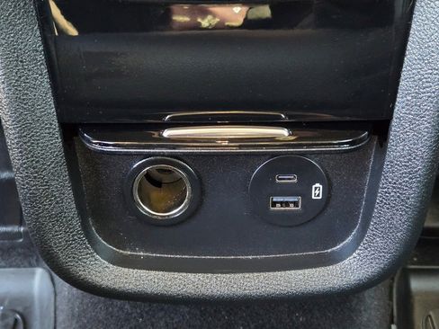 Certified 2022 Lincoln Nautilus AWD w/ Premium Package image 17