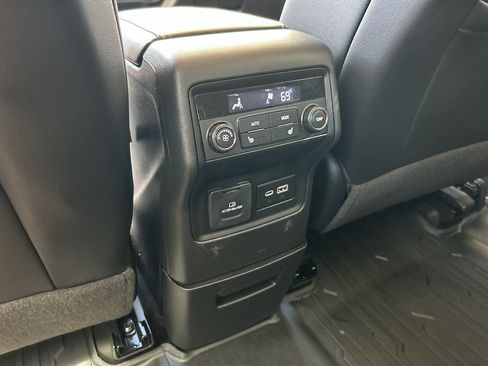 Used 2023 GMC Acadia Denali AWD/4WD image 15