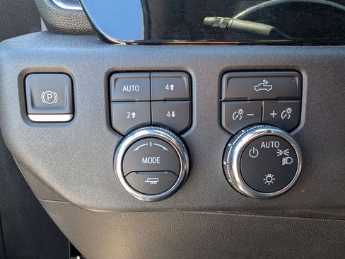 Used 2023 GMC Sierra 1500 SLE AWD/4WD image 30
