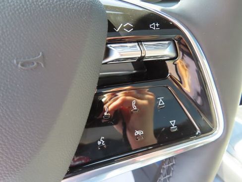 Used 2024 Cadillac Lyriq Luxury AWD/4WD image 20