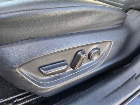 Used 2020 Toyota Camry SE image 27