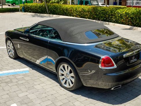Used 2016 Rolls-Royce Dawn image 16