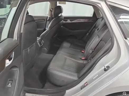 Used 2016 Hyundai Genesis 3.8 RWD image 10