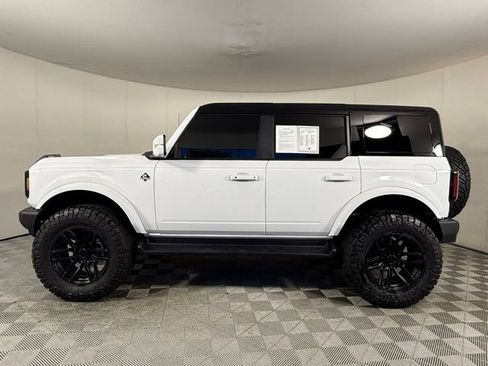 Used 2025 Ford Bronco Outer Banks AWD/4WD image 3