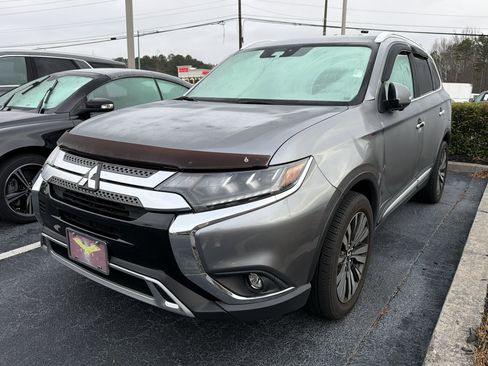 Used 2020 Mitsubishi Outlander SEL image 3