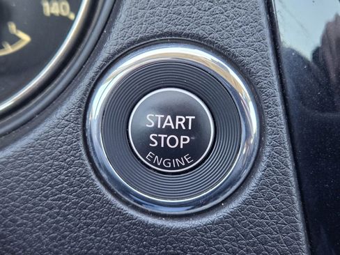 Used 2020 Nissan Rogue SV w/ Sun & Sound Touring Package image 24