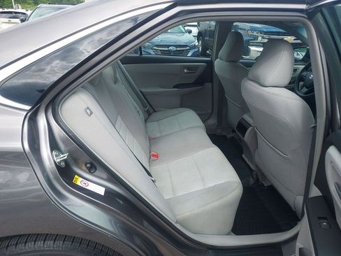 Used 2017 Toyota Camry LE FWD image 31