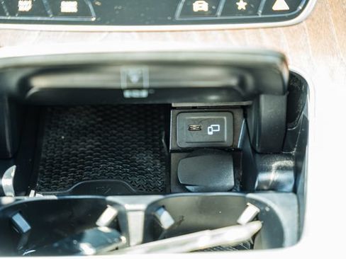 Used 2023 Mercedes-Benz E 350 4MATIC Sedan image 24