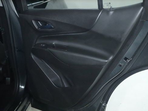 Used 2020 Chevrolet Equinox LT w/ Driver Convenience Package image 31