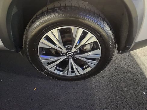 Used 2023 Nissan Rogue SV image 11