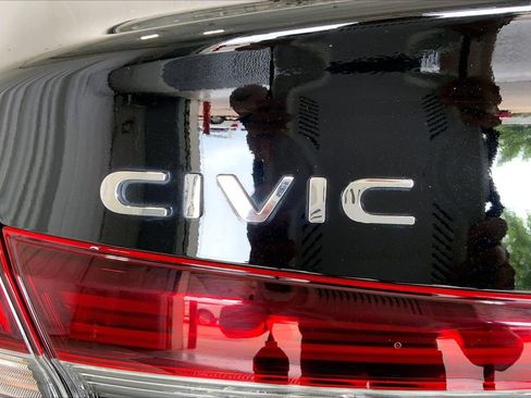 Used 2025 Honda Civic Sport image 31