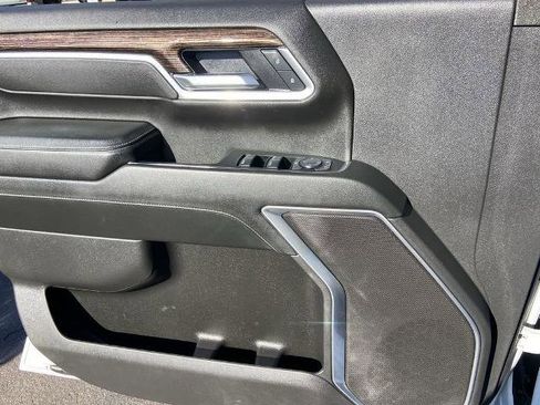 Used 2025 GMC Sierra 3500 SLE image 18